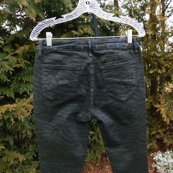 Driftwood Jackie Army-Green & Black Zebra Skinny Jeans NWT - Picture 2 of 5